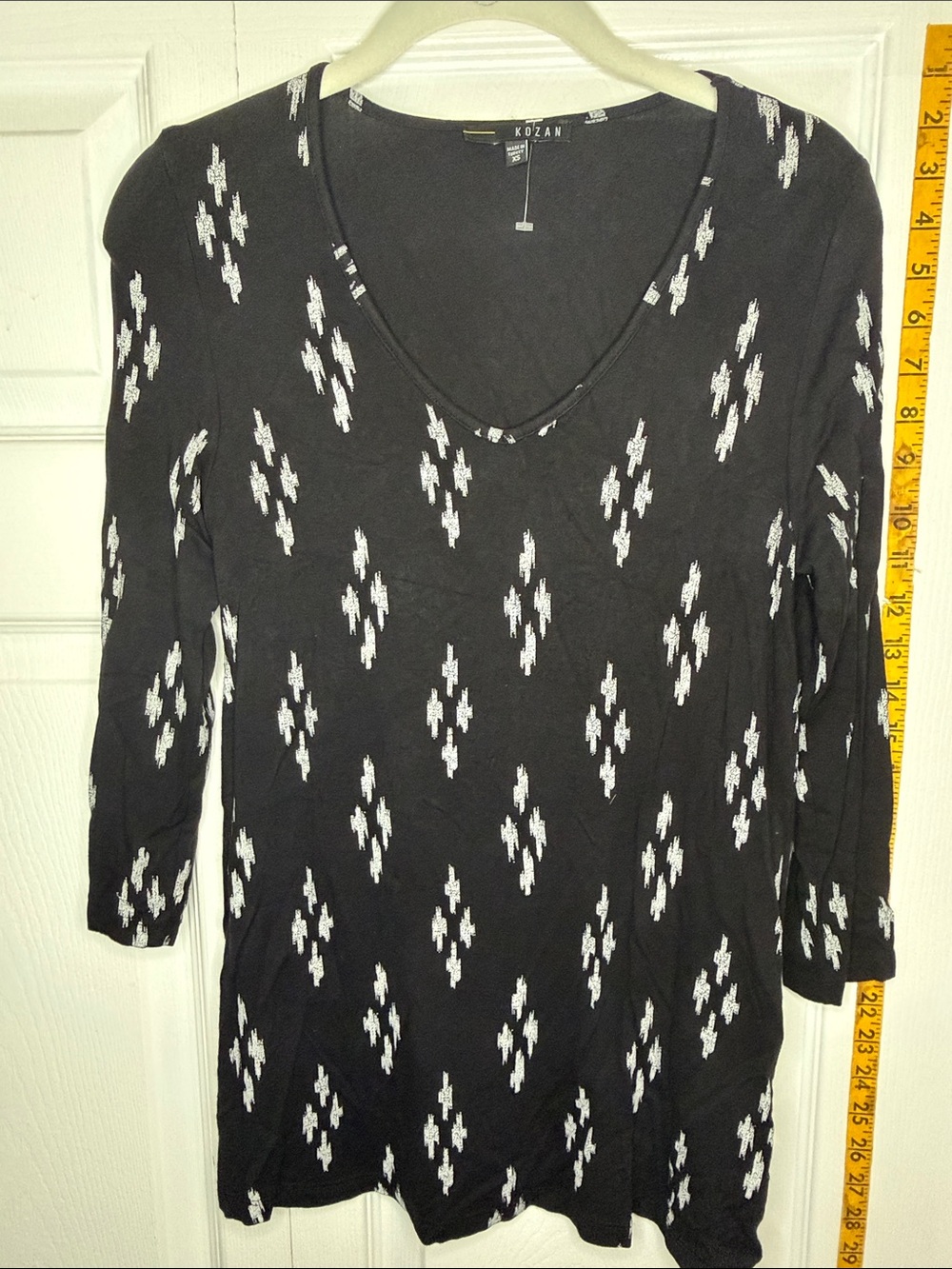 Kozan Black Long Sleeve V-Neck Top with White Geometric Motif